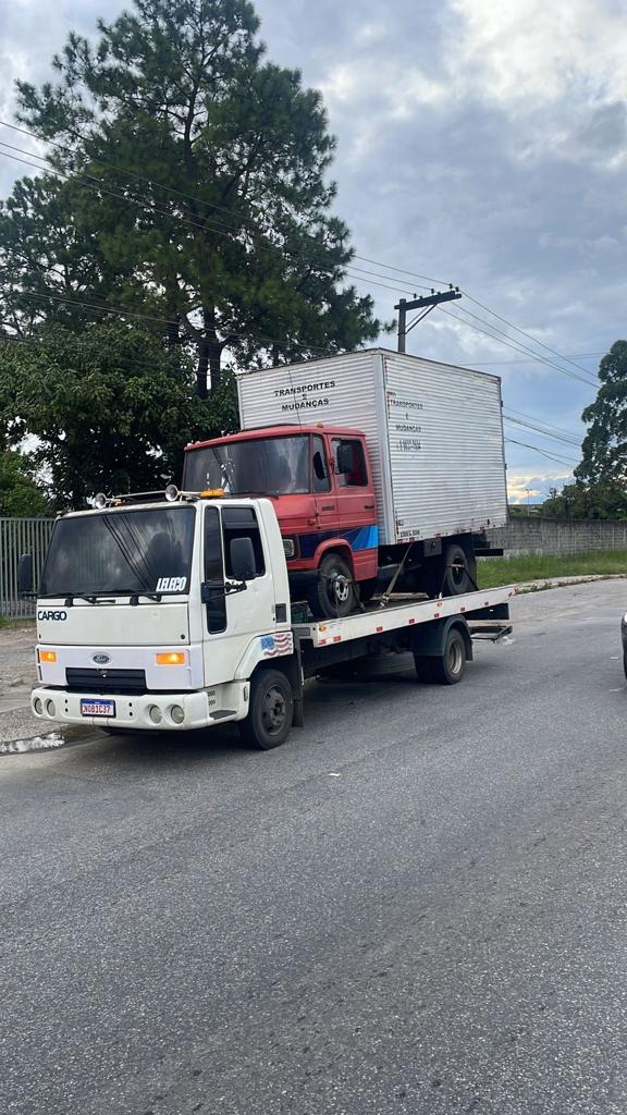 Guincho 24 horas rebocando caminhão pequeno em Itaquaquecetuba